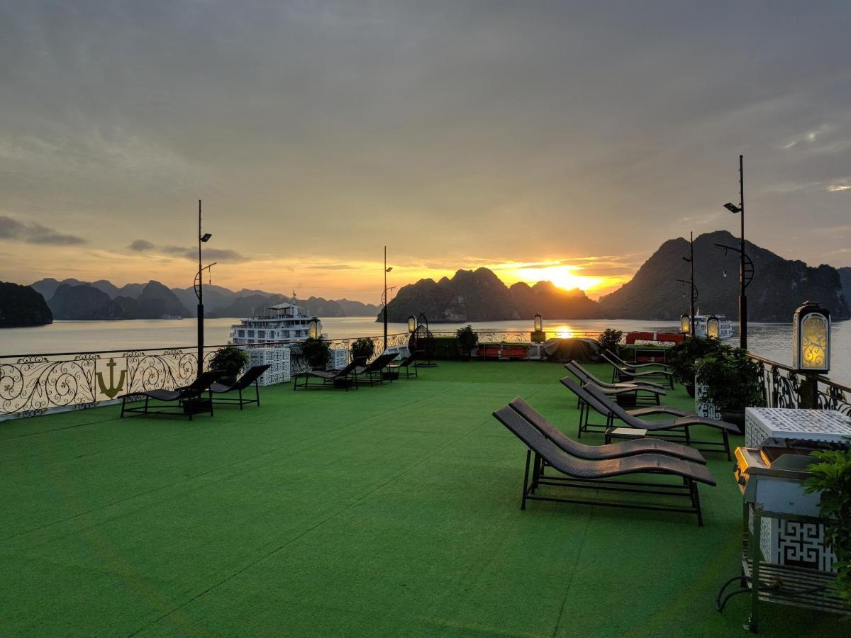 Halong Aquamarine Royal Cruise Hotel ฮาลอง ภายนอก รูปภาพ