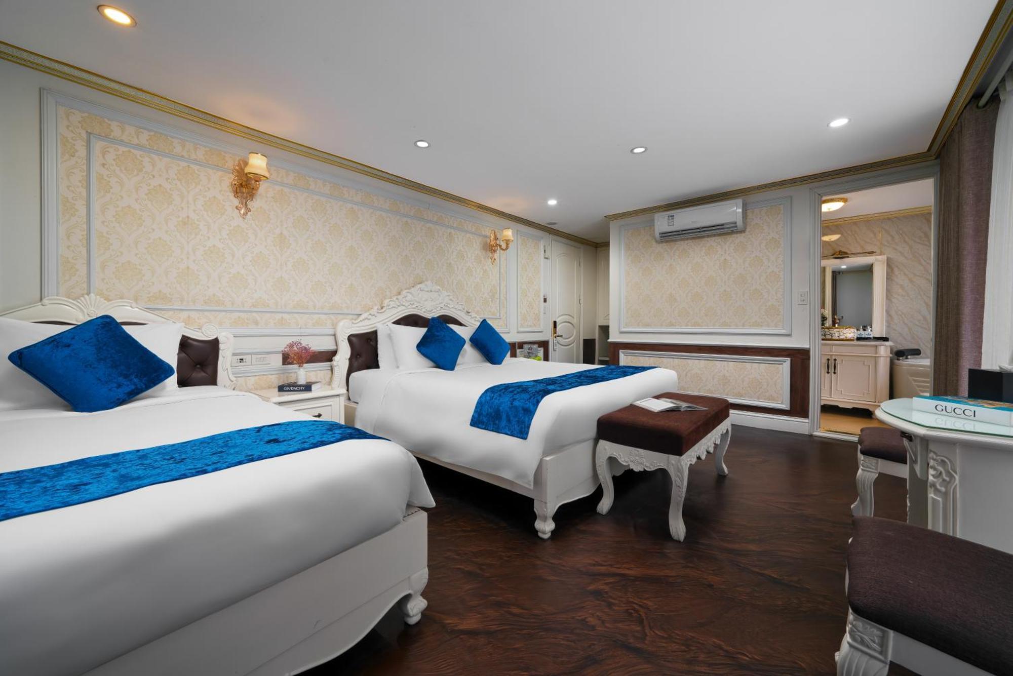 Halong Aquamarine Royal Cruise Hotel ฮาลอง ภายนอก รูปภาพ