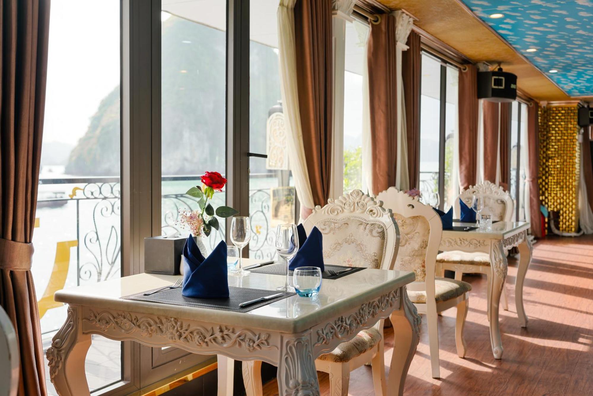 Halong Aquamarine Royal Cruise Hotel ฮาลอง ภายนอก รูปภาพ